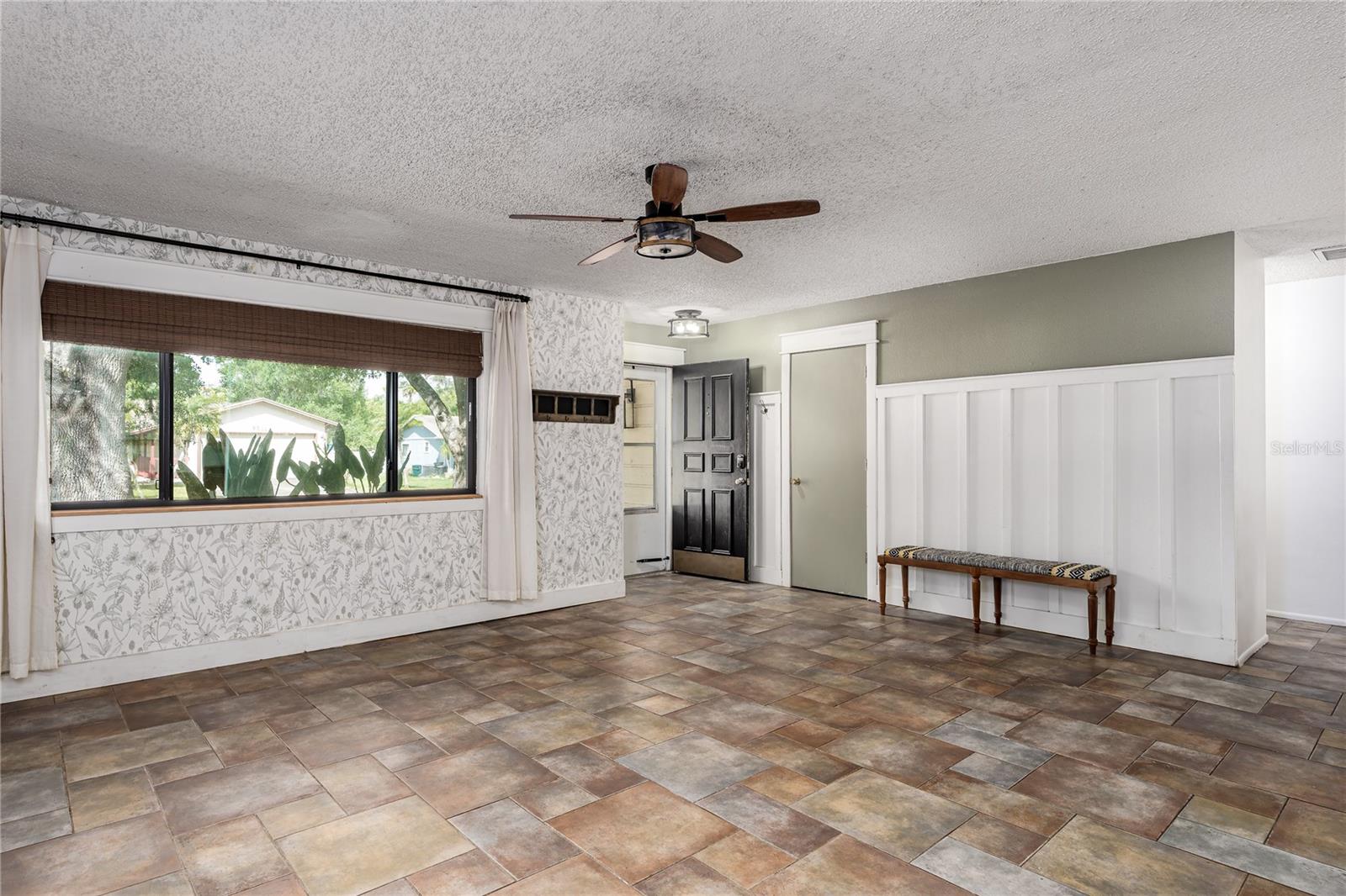 WOODLAWN LAKES - Residential