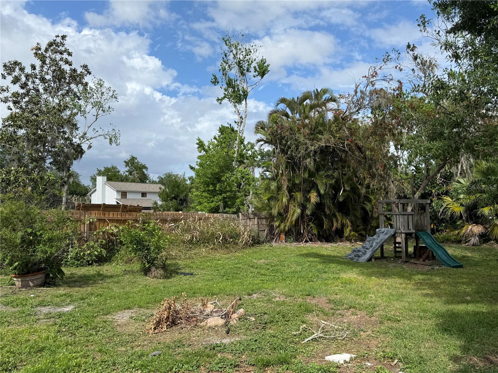 WOODLAWN LAKES - Residential