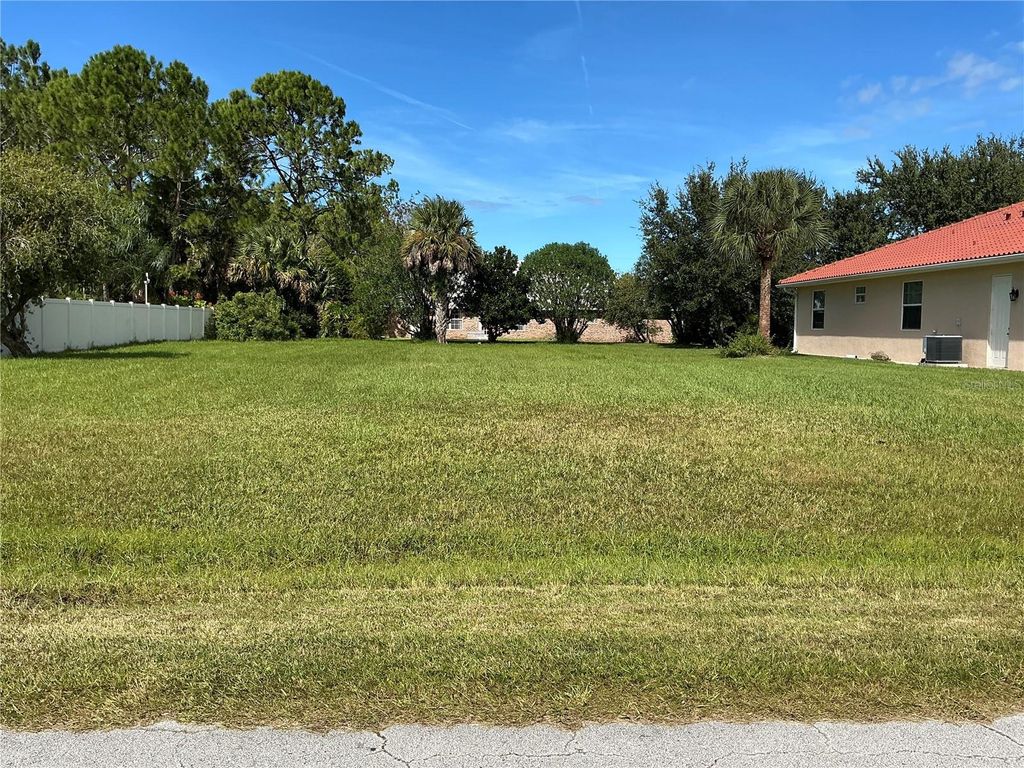 Photo of 10 Fernon Lane, Palm Coast, FL 32137 (MLS # OM714277)