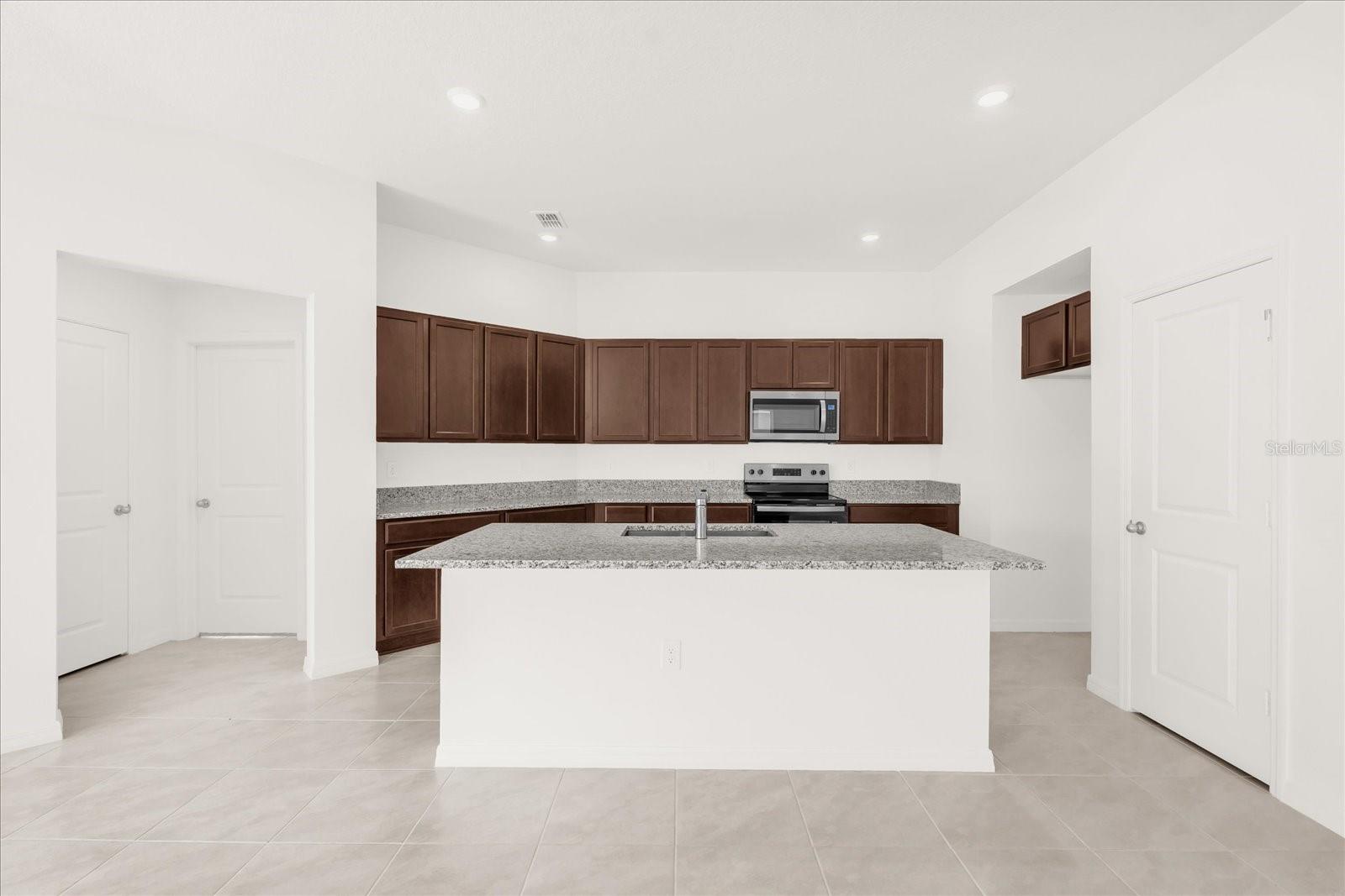 LANDINGS AT LAKE MABEL LOOP PHASE 1 - Residential