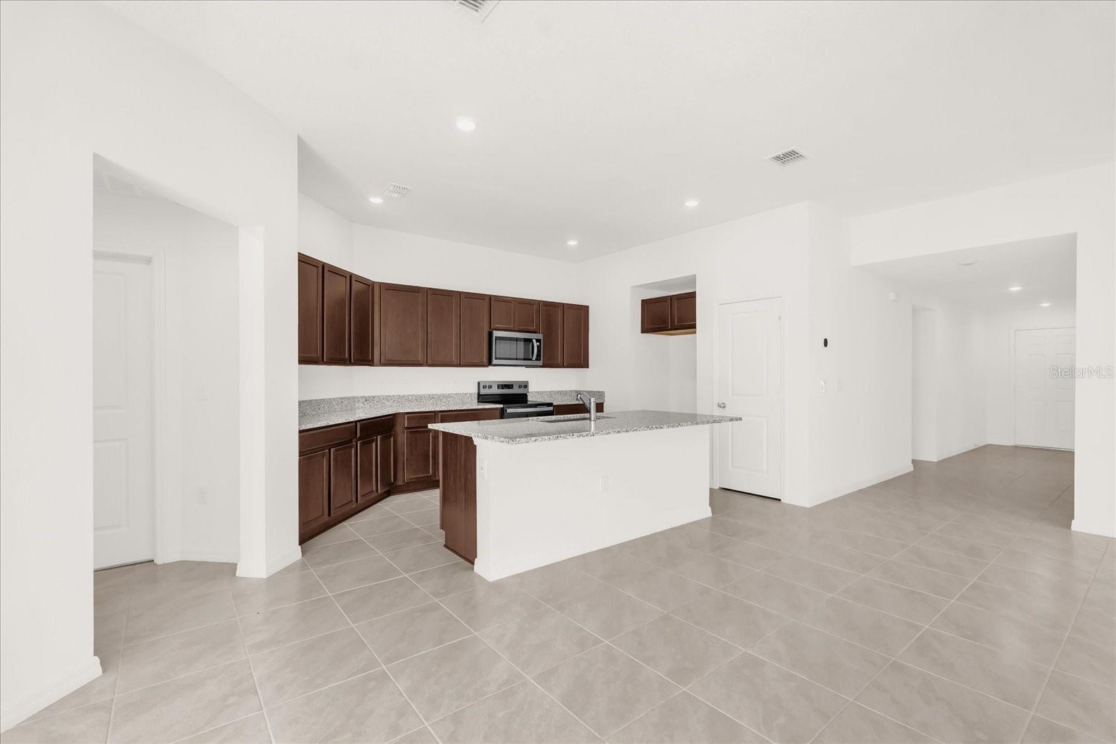 LANDINGS AT LAKE MABEL LOOP PHASE 1 - Residential