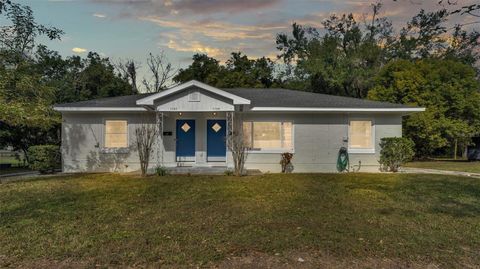 A home in LAKELAND