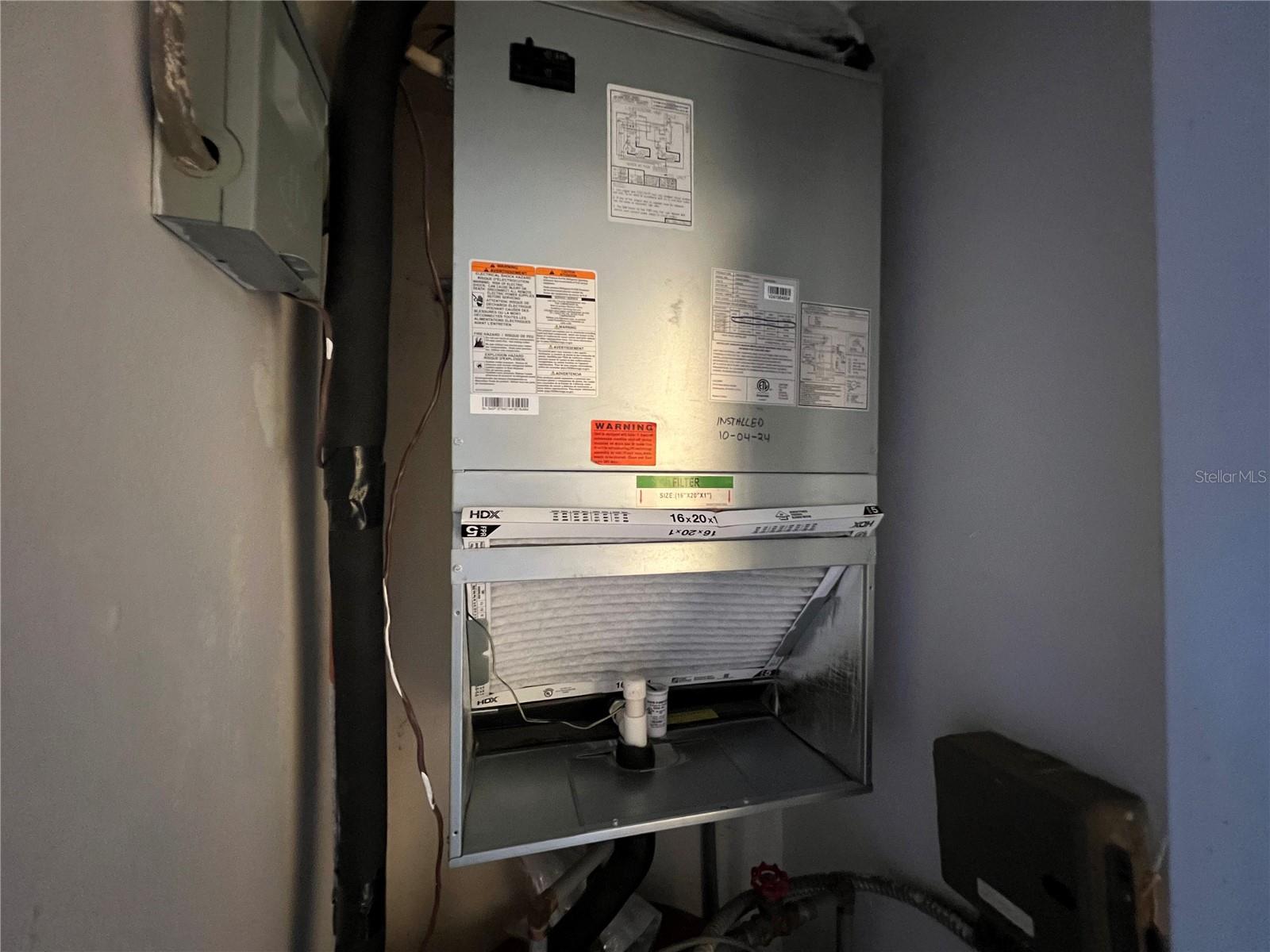 COLONIES - Residential Lease