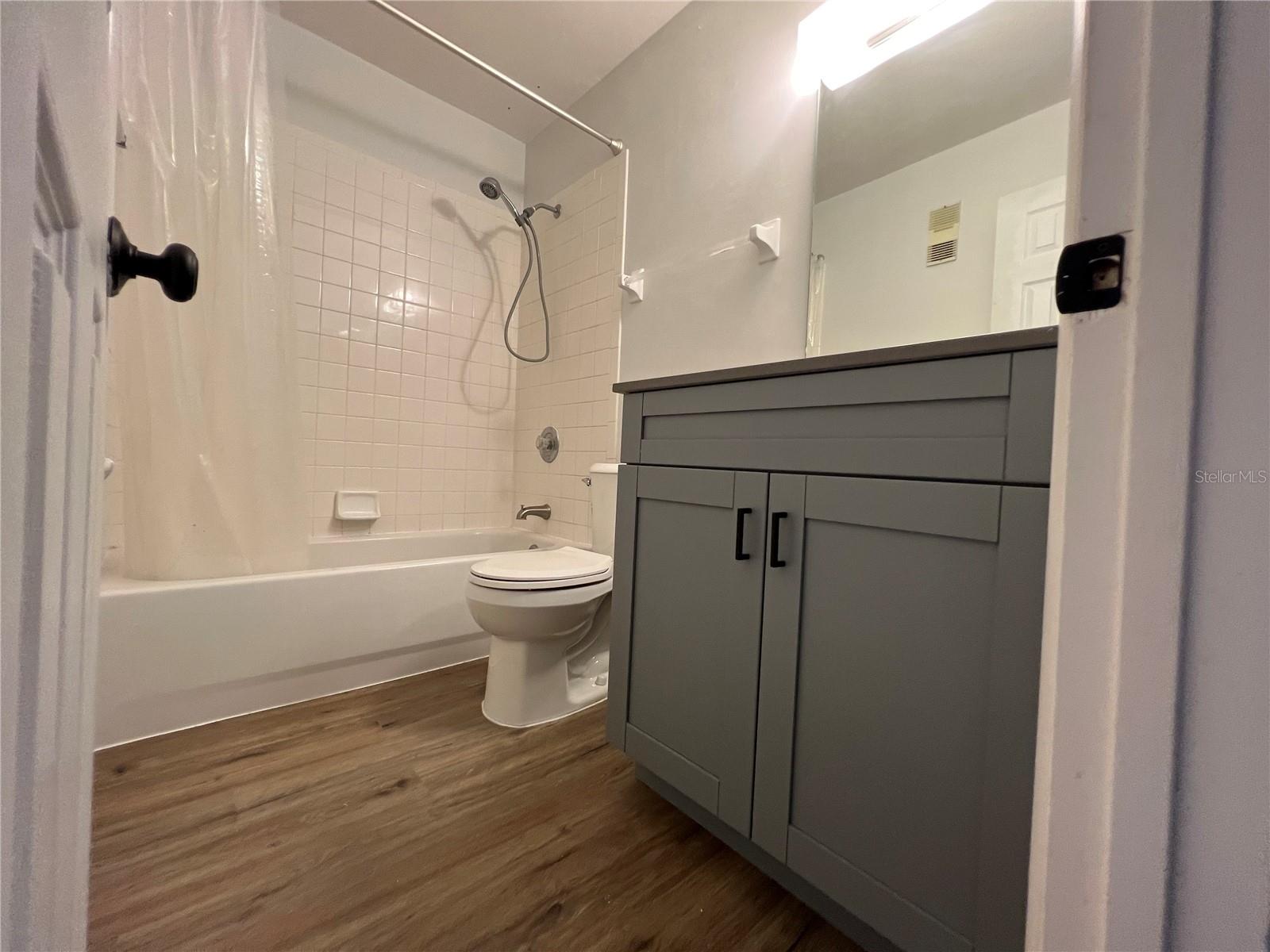 COLONIES - Residential Lease