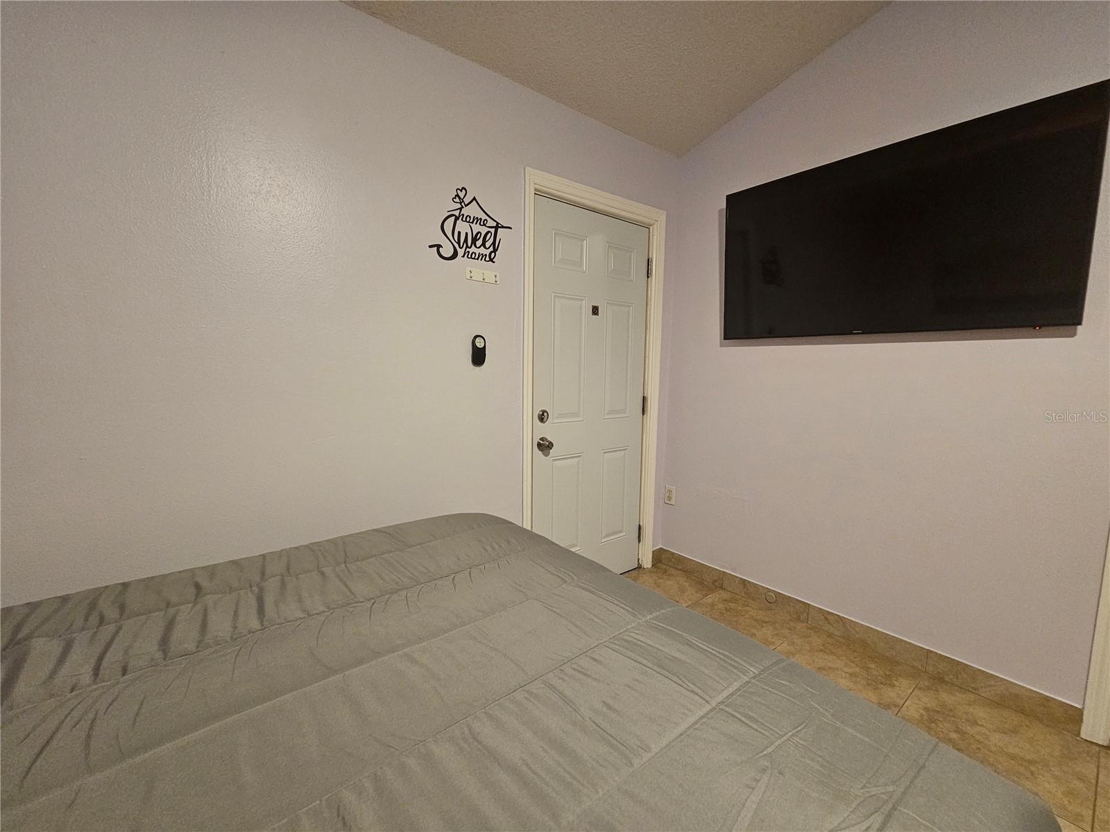AVENTURA ESTATES - Residential Lease