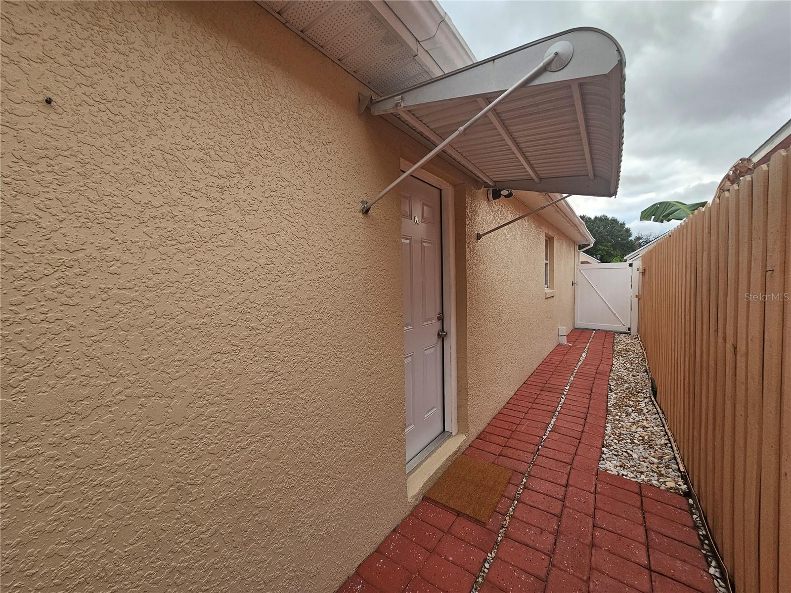 AVENTURA ESTATES - Residential Lease