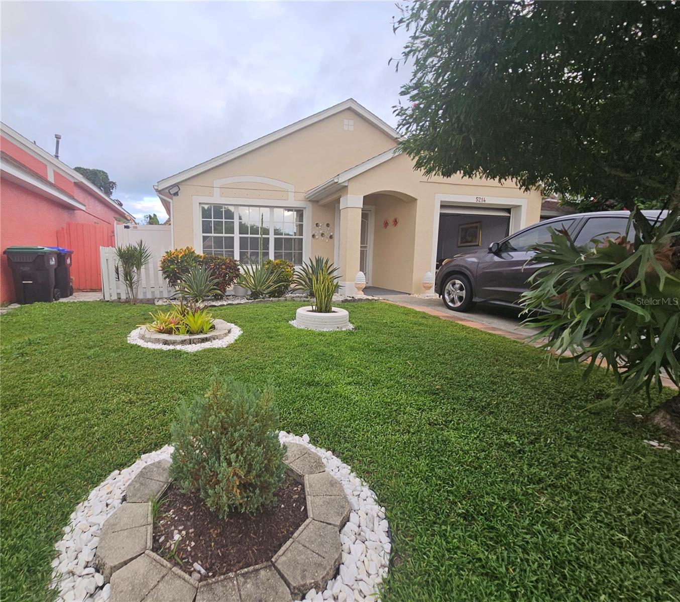 AVENTURA ESTATES - Residential Lease