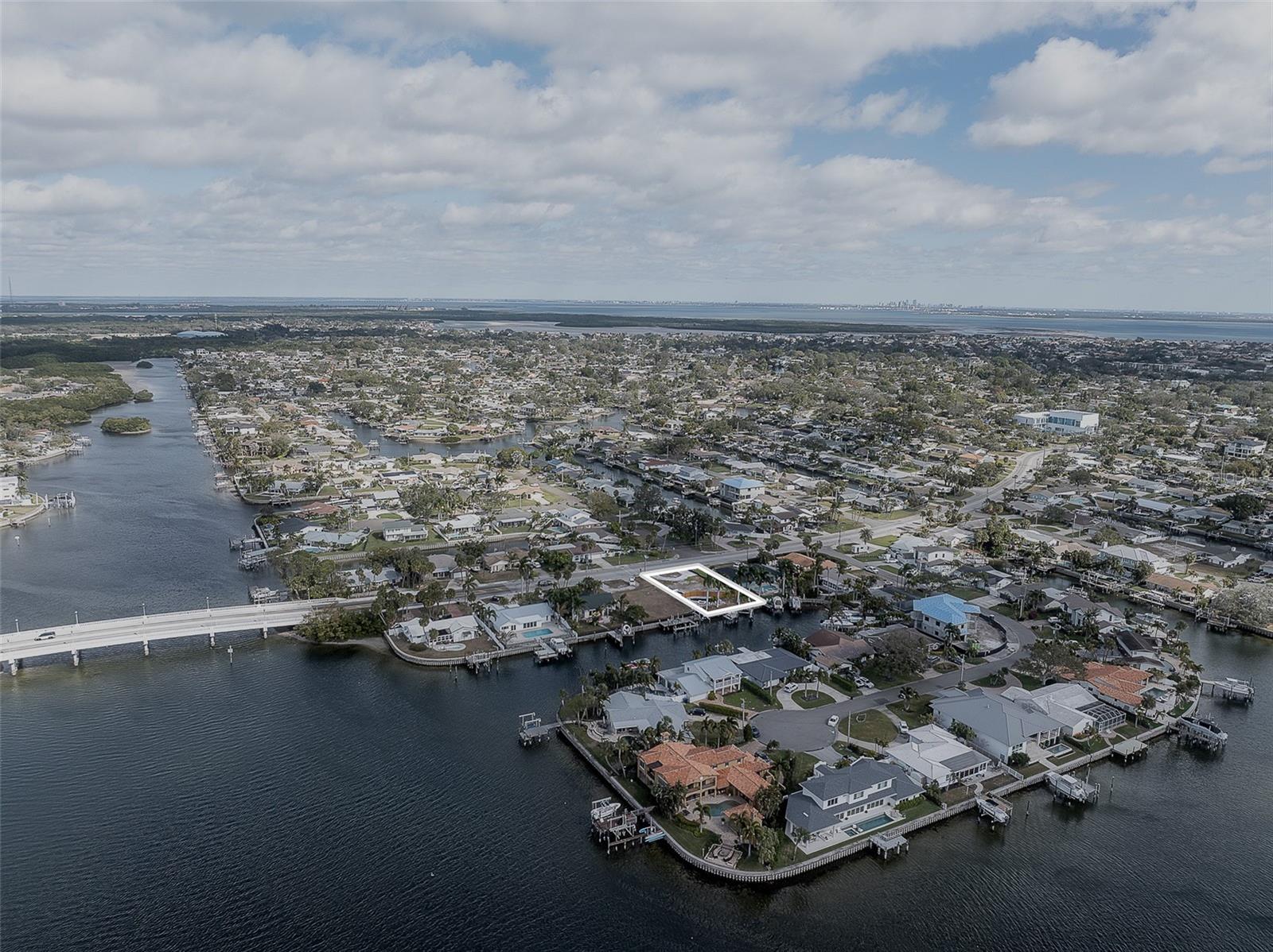 PATRICIAN POINT - Land