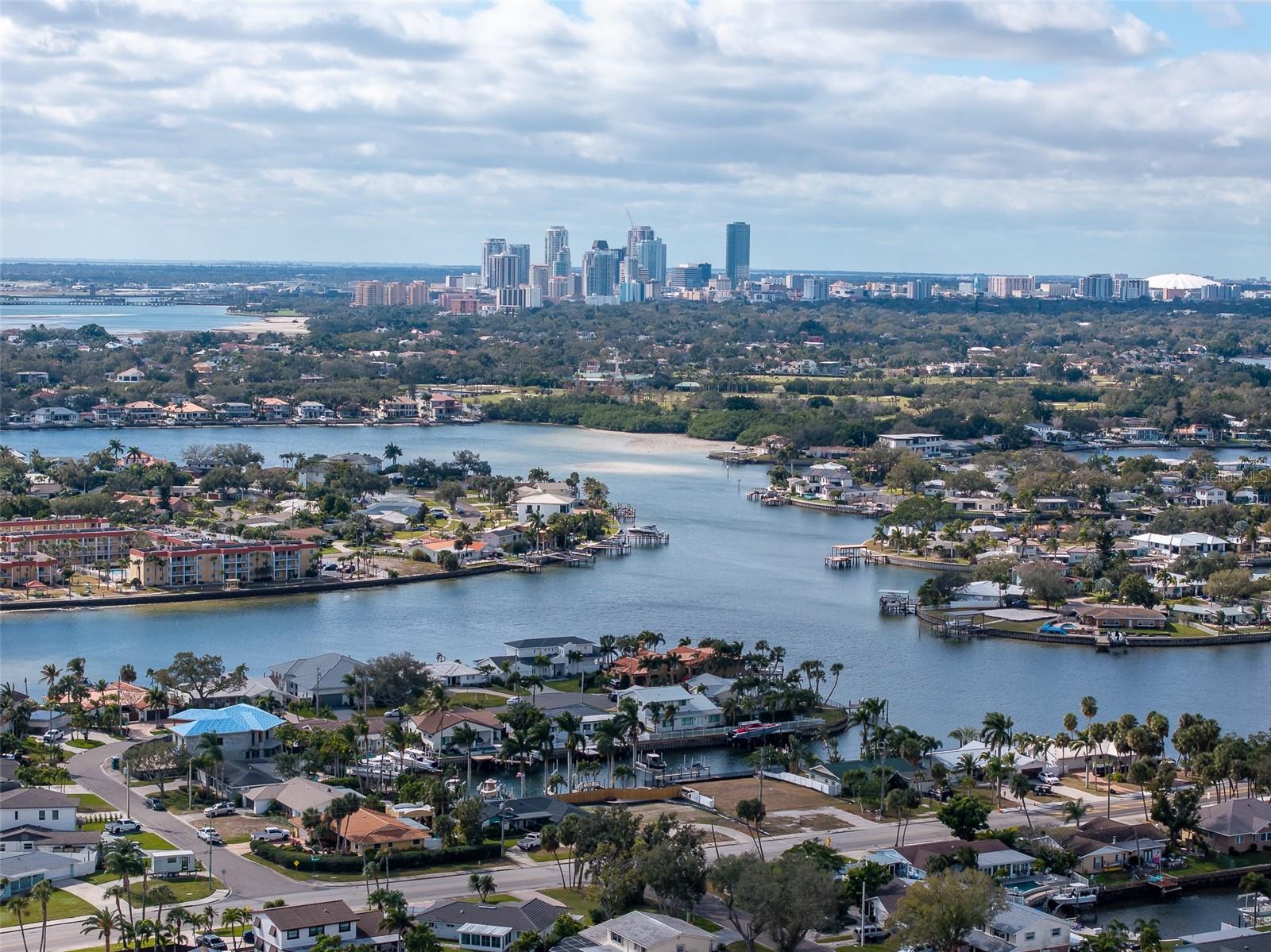 PATRICIAN POINT - Land