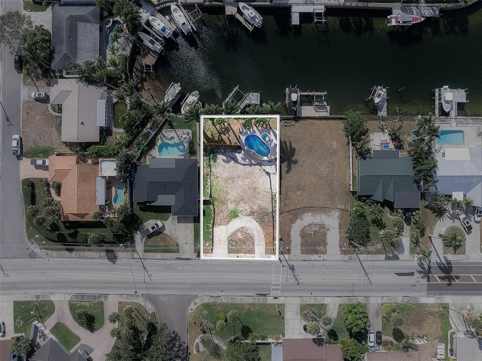 PATRICIAN POINT - Land