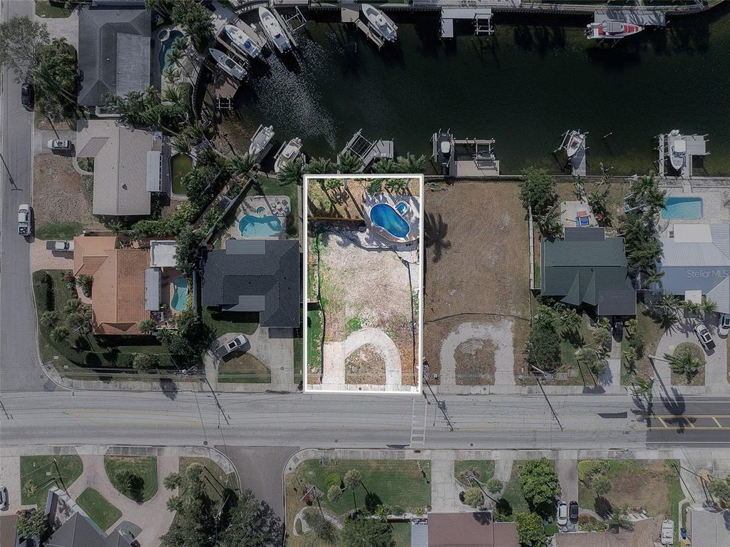 Photo of 1336 40th Avenue NE, St Petersburg, FL 33703 (MLS # TB8471956)