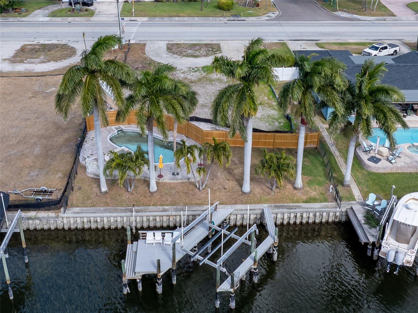 PATRICIAN POINT - Land