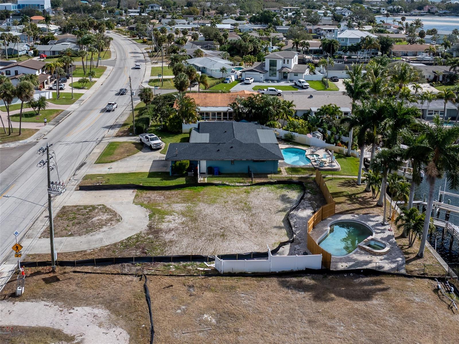 PATRICIAN POINT - Land