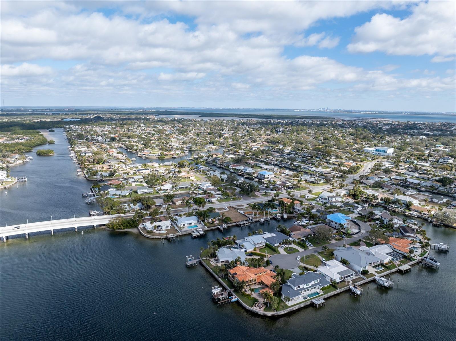 PATRICIAN POINT - Land