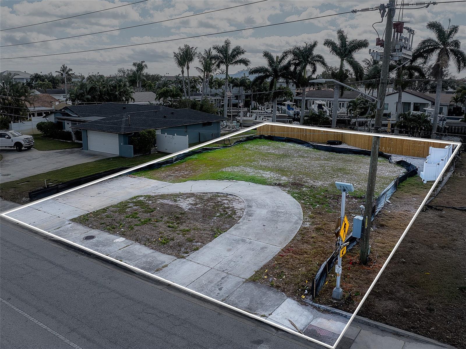 PATRICIAN POINT - Land