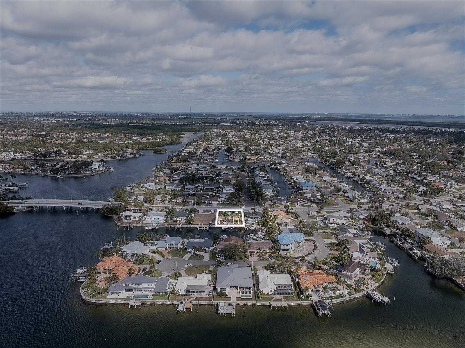 PATRICIAN POINT - Land