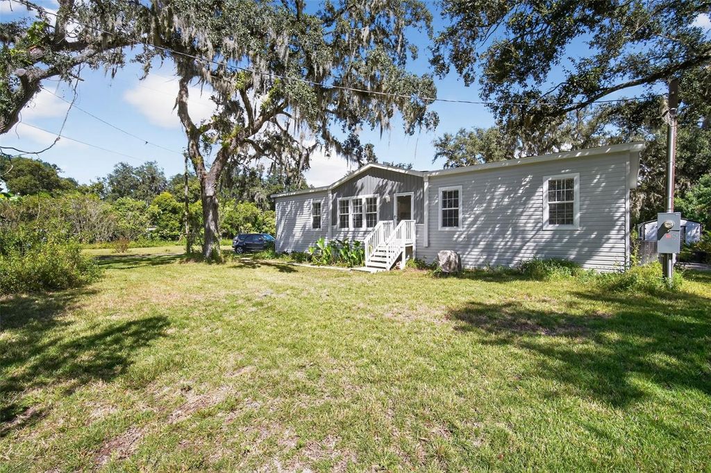 Photo of 12706 Mcintosh Road, Thonotosassa, FL 33592 (MLS # O6350491)