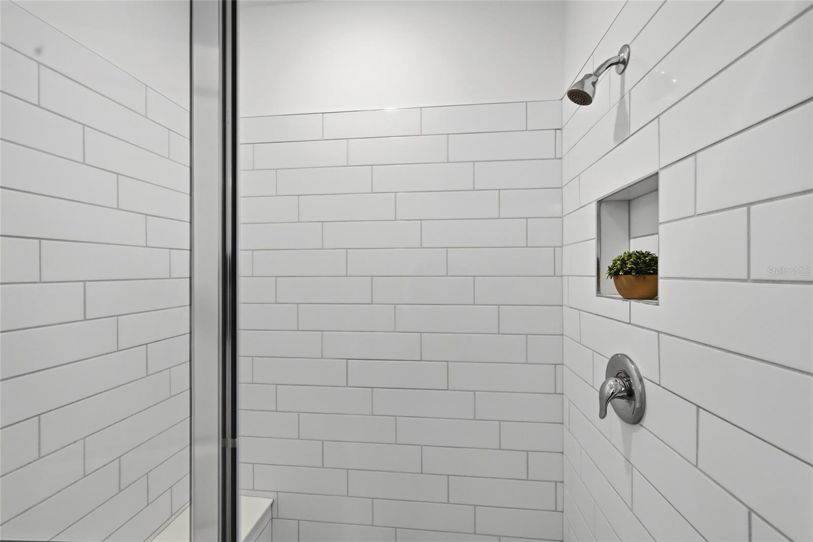 AVANTI/WATERSIDE - Residential