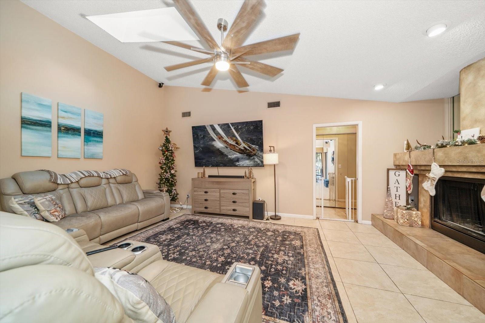 TRAILS OF COUNTRYSIDE - Residential