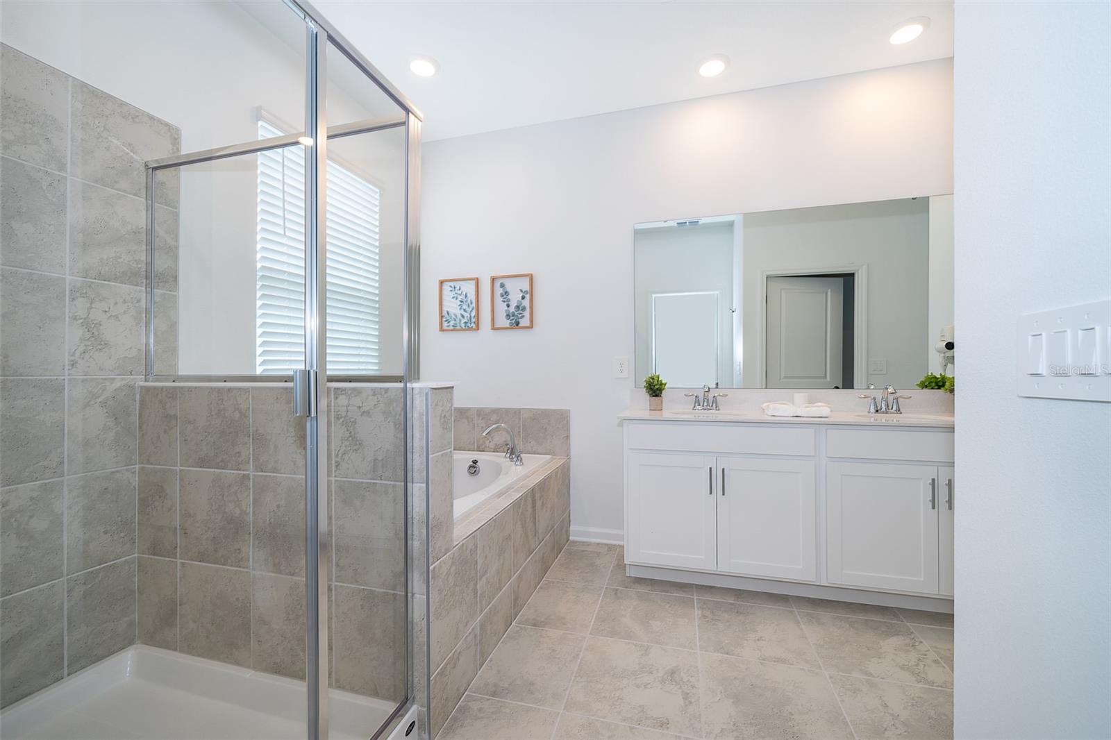 CHAMPIONSGATE CONDO 4 PH 31 & 32 - Residential Lease