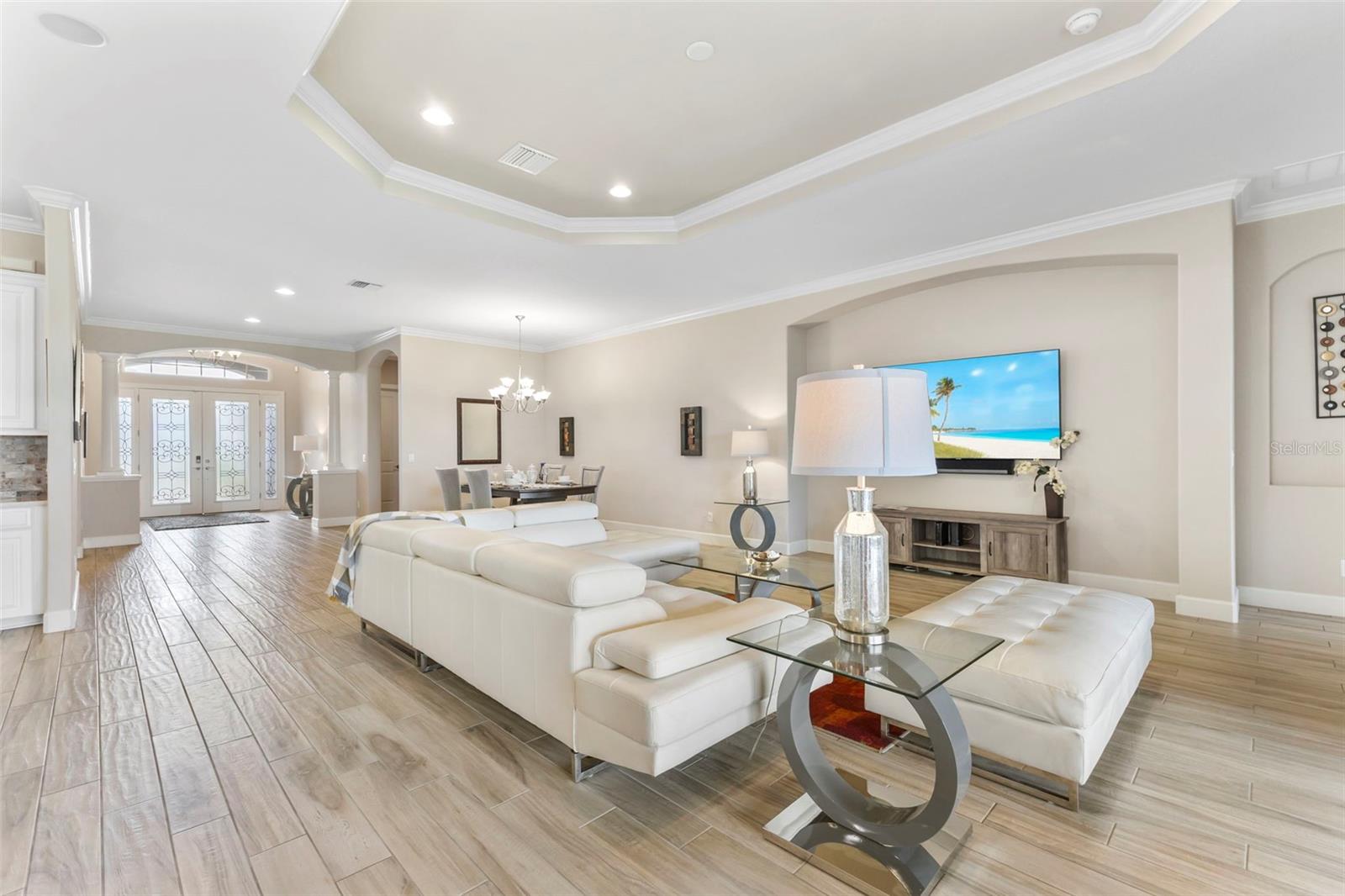 4622 BENITO COURT