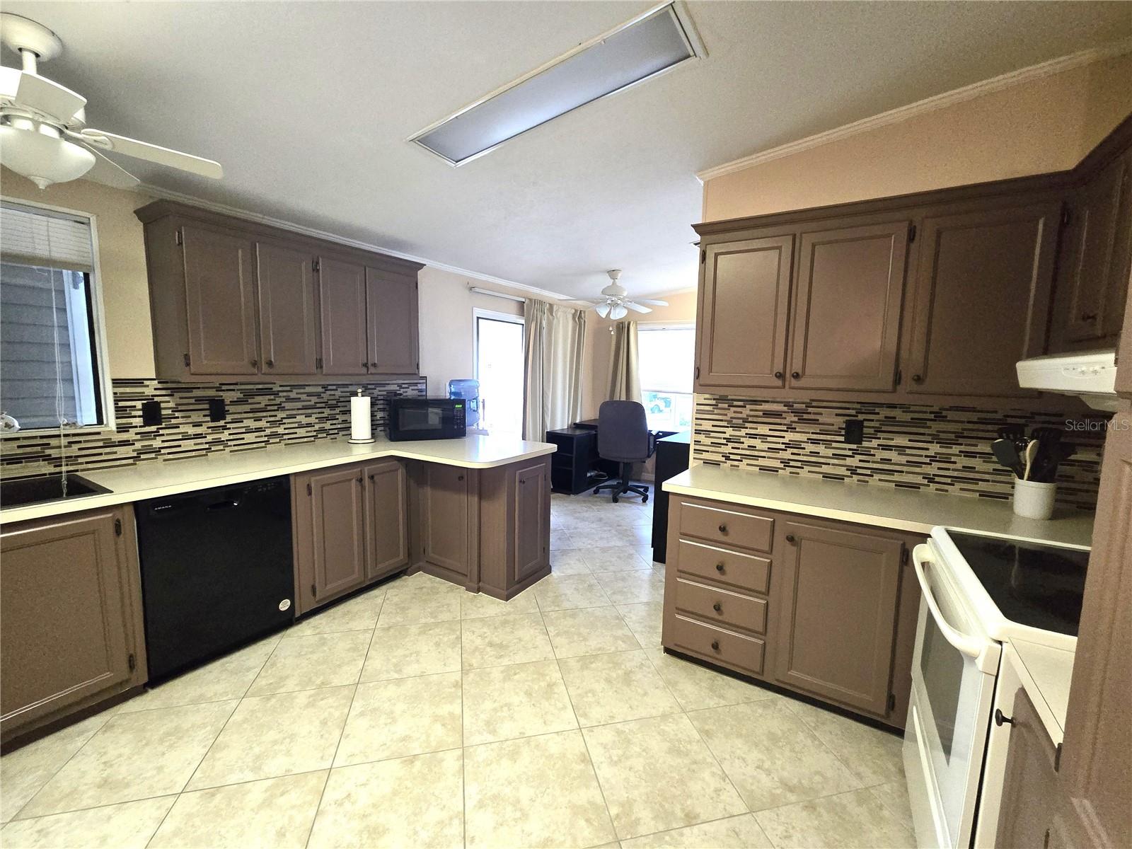 SWEETWATER GOLF & TENNIS CLUB - Residential