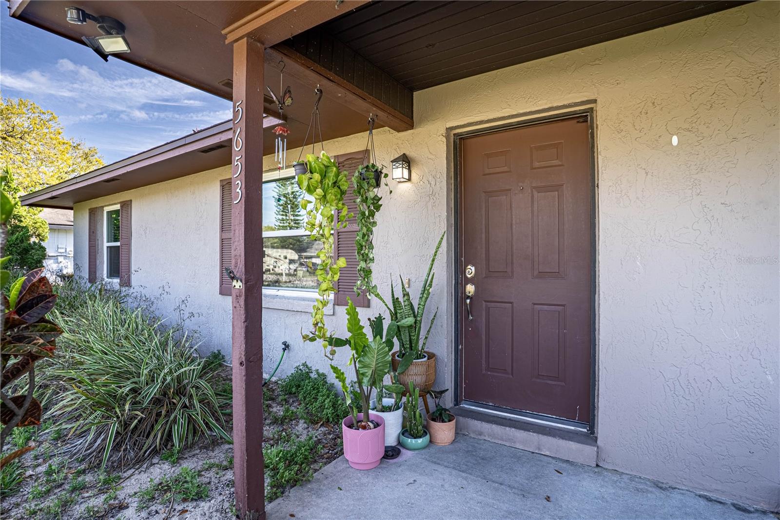 5653 STRUTHERS COURT