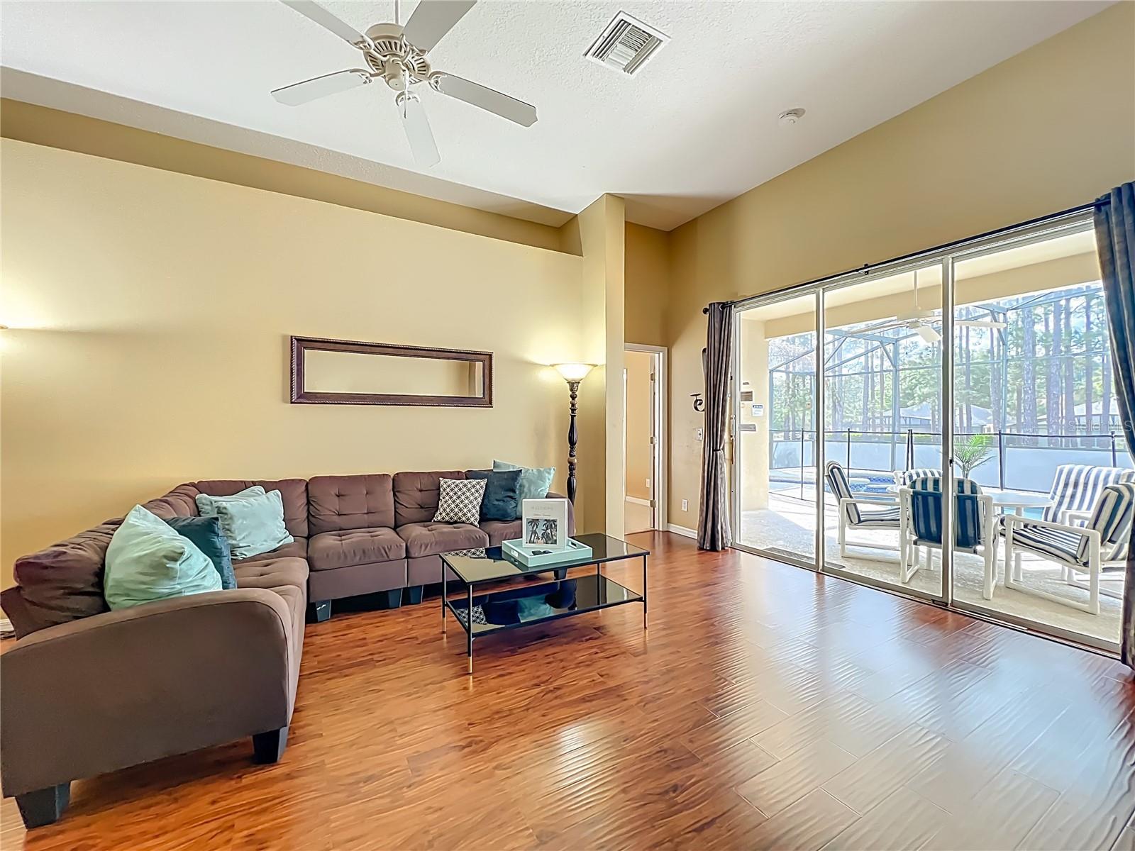 CALABAY PARC - Residential Lease