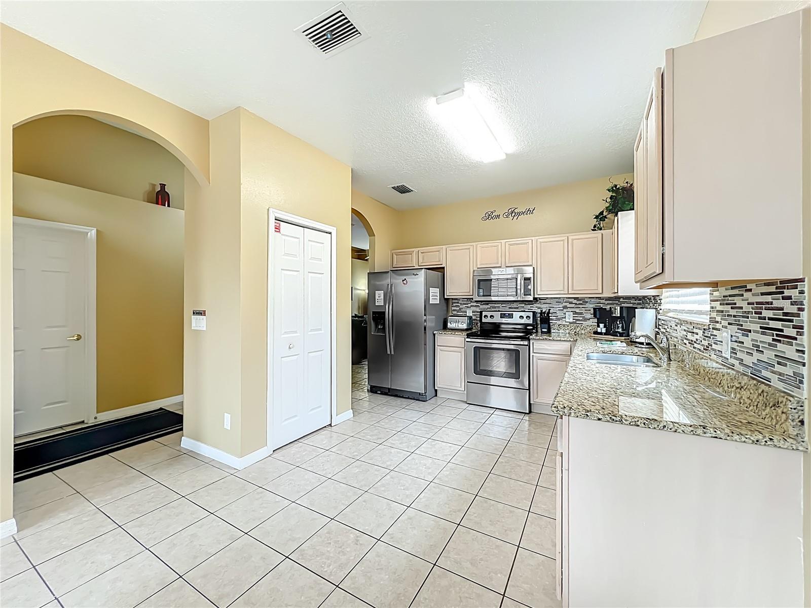 CALABAY PARC - Residential Lease