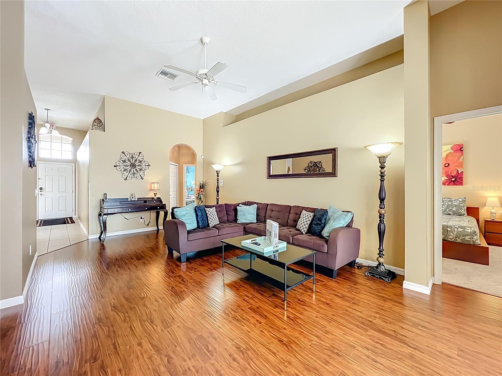 CALABAY PARC - Residential Lease