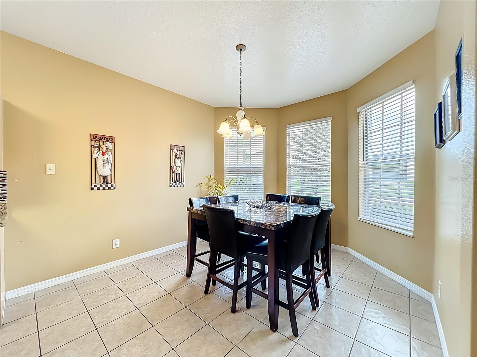 CALABAY PARC - Residential Lease