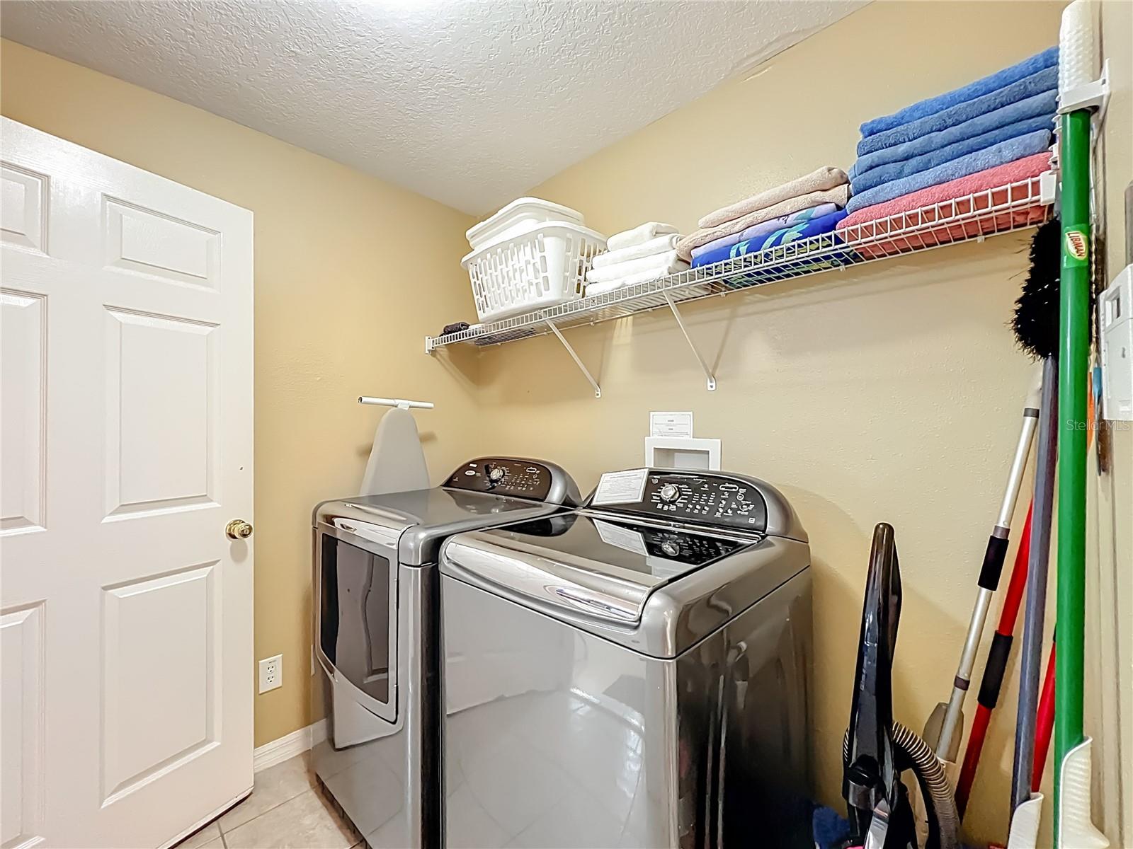 CALABAY PARC - Residential Lease