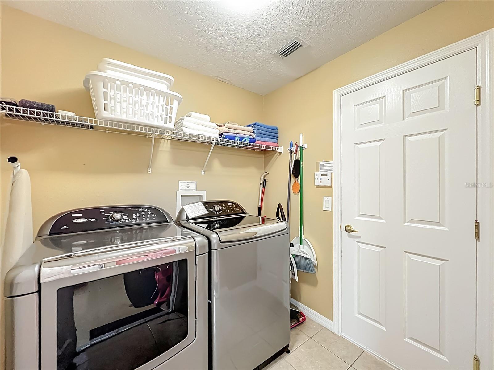 CALABAY PARC - Residential Lease