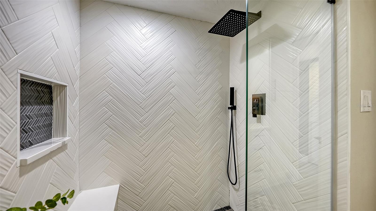 SANDY COVE IV - Residential