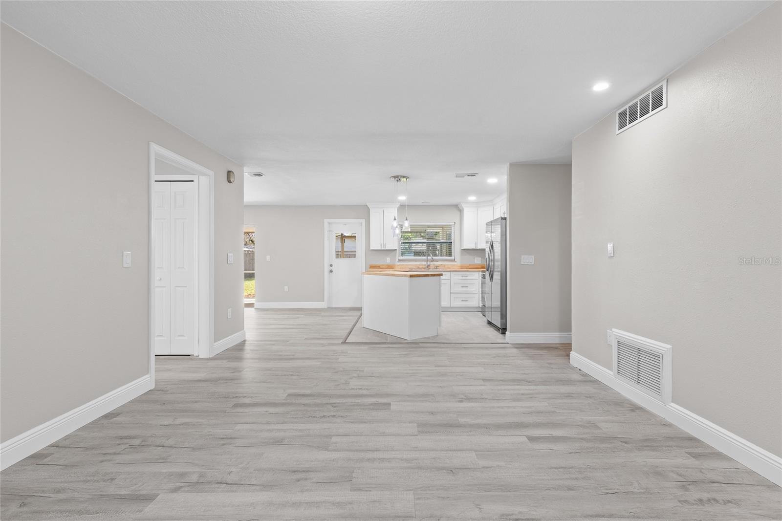 SAND LAKE HILLS SEC 03 - Residential Lease