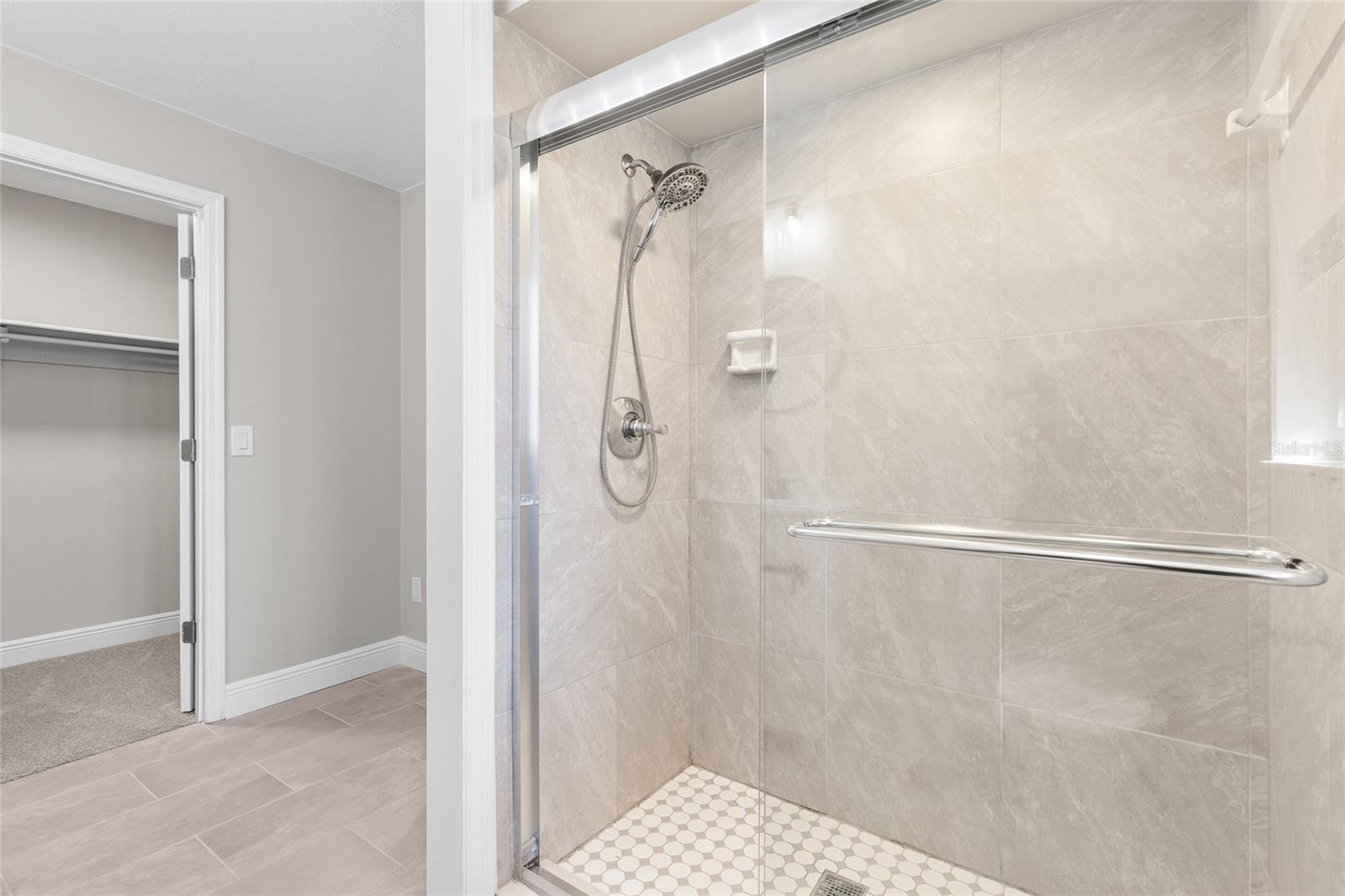 SAND LAKE HILLS SEC 03 - Residential Lease