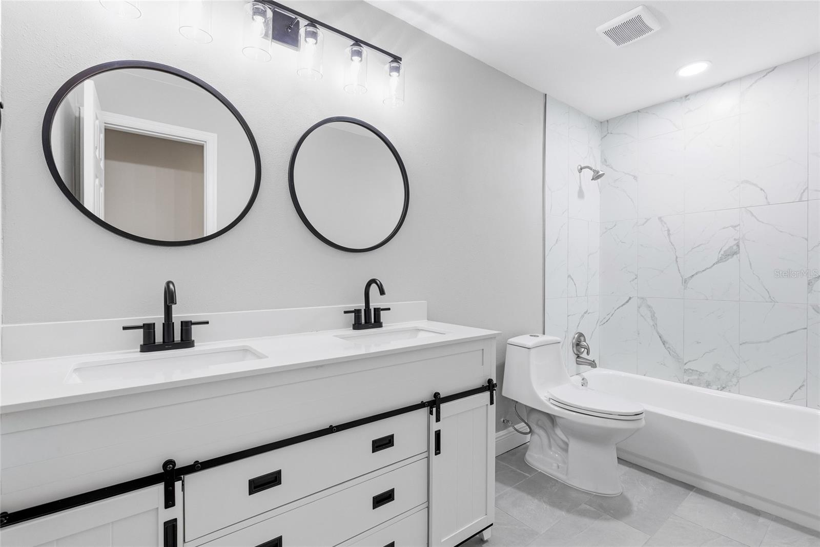 SAND LAKE HILLS SEC 03 - Residential Lease