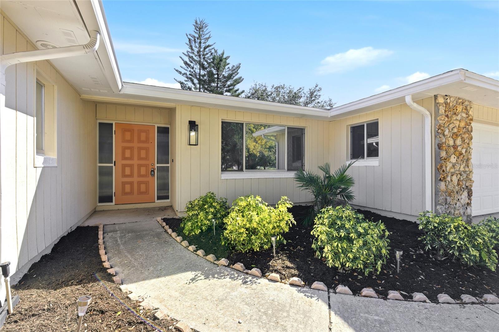 SAND LAKE HILLS SEC 03 - Residential Lease