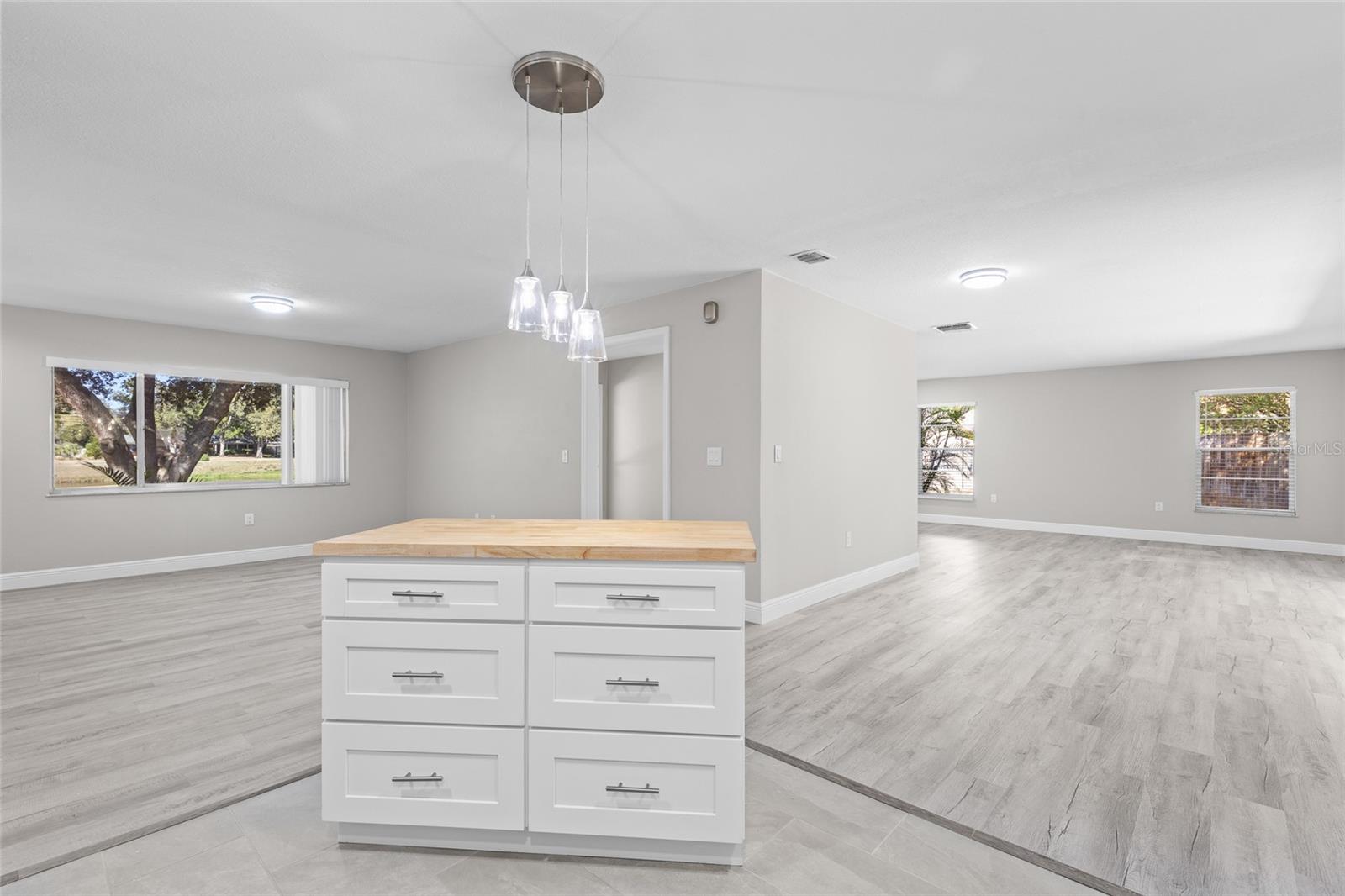 SAND LAKE HILLS SEC 03 - Residential Lease