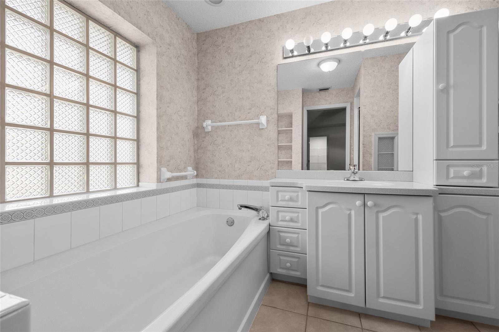 NORTH BEACH - Residential