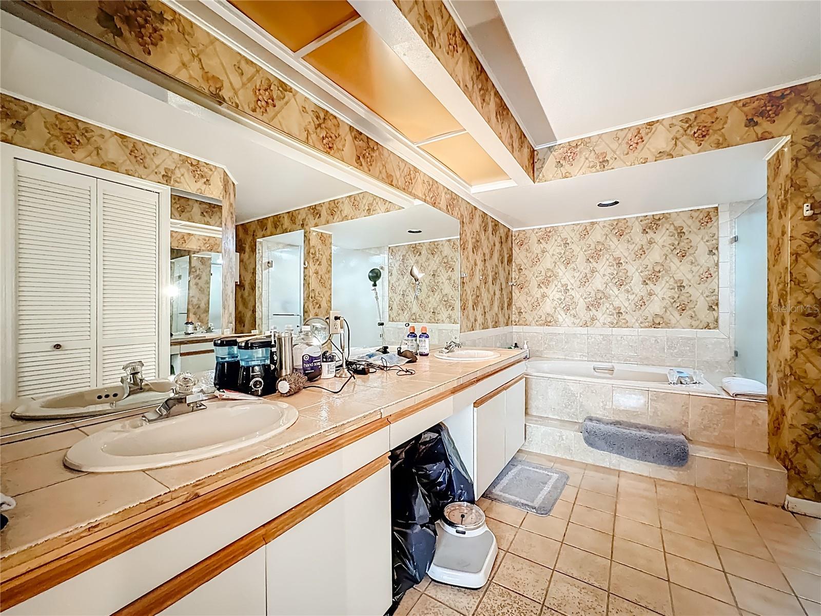 FAIRWAY WOODS - Residential