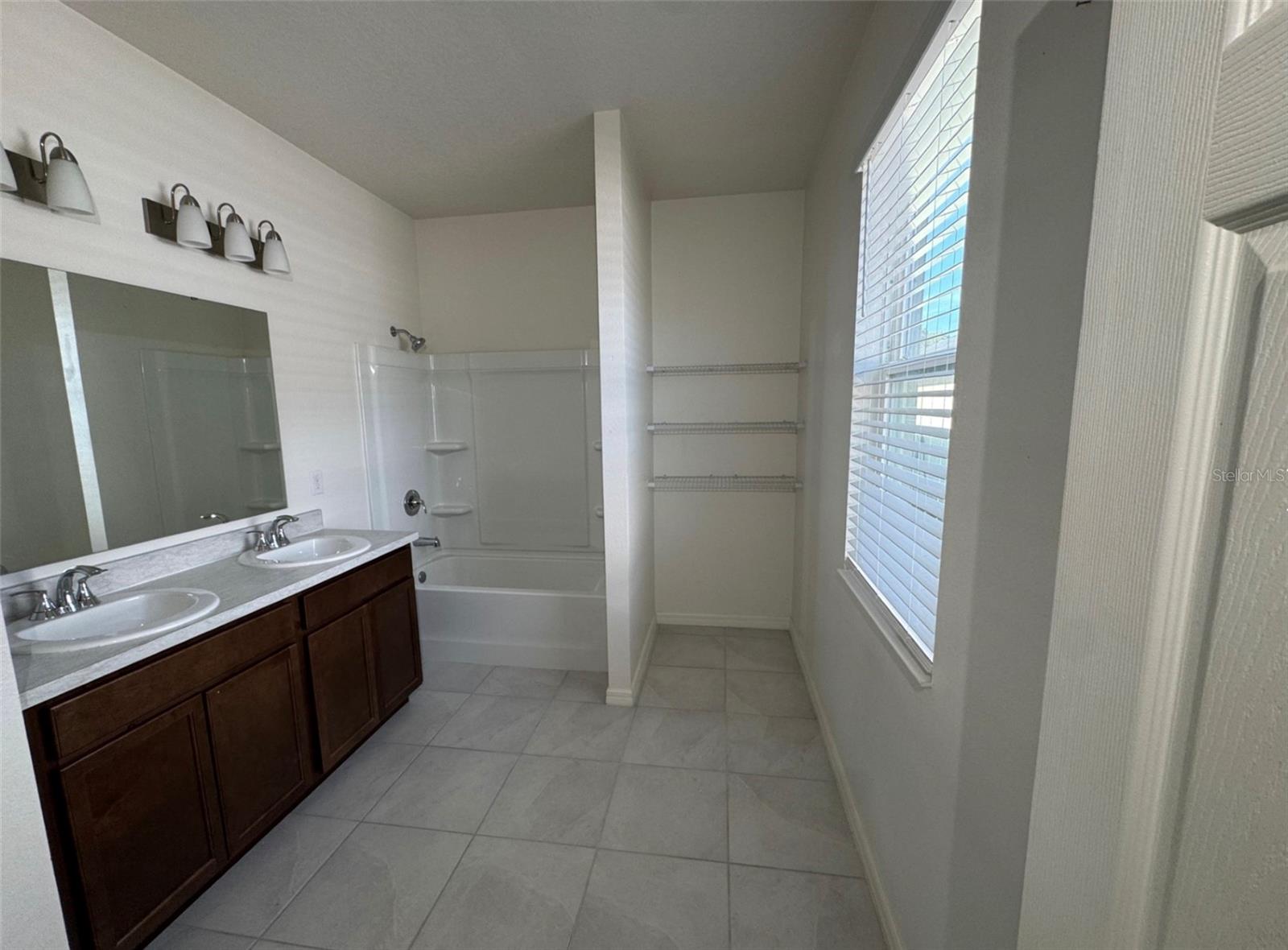 PARKSIDE - Residential Lease
