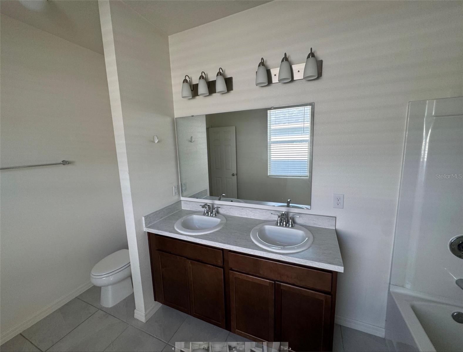 PARKSIDE - Residential Lease