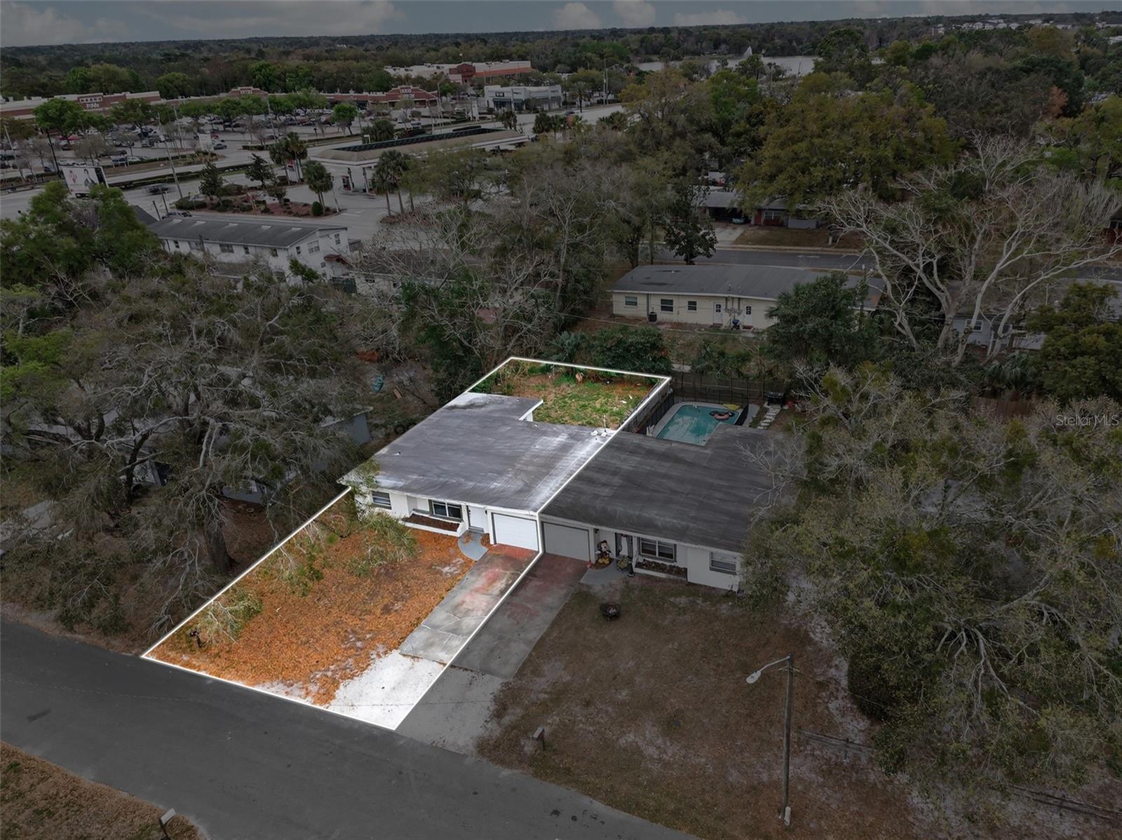 ENCHANTED MANOR - Residential