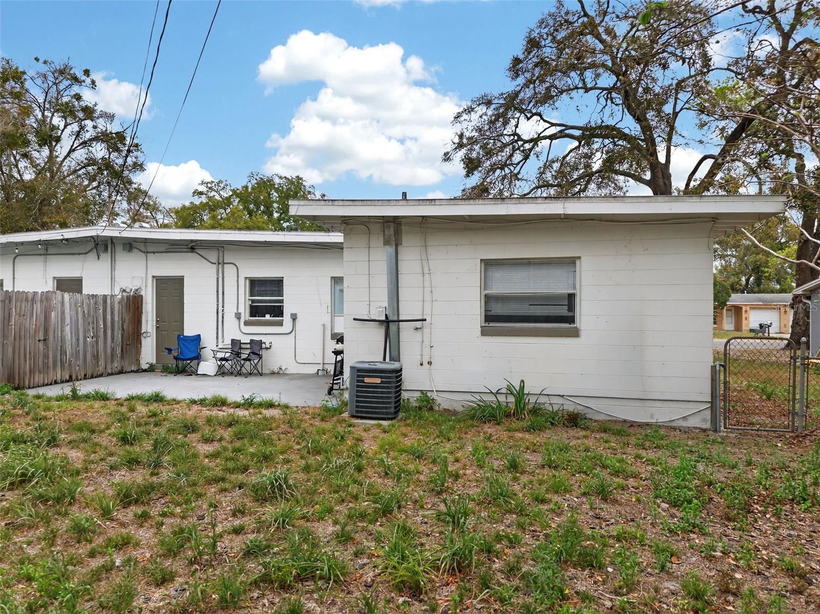 ENCHANTED MANOR - Residential