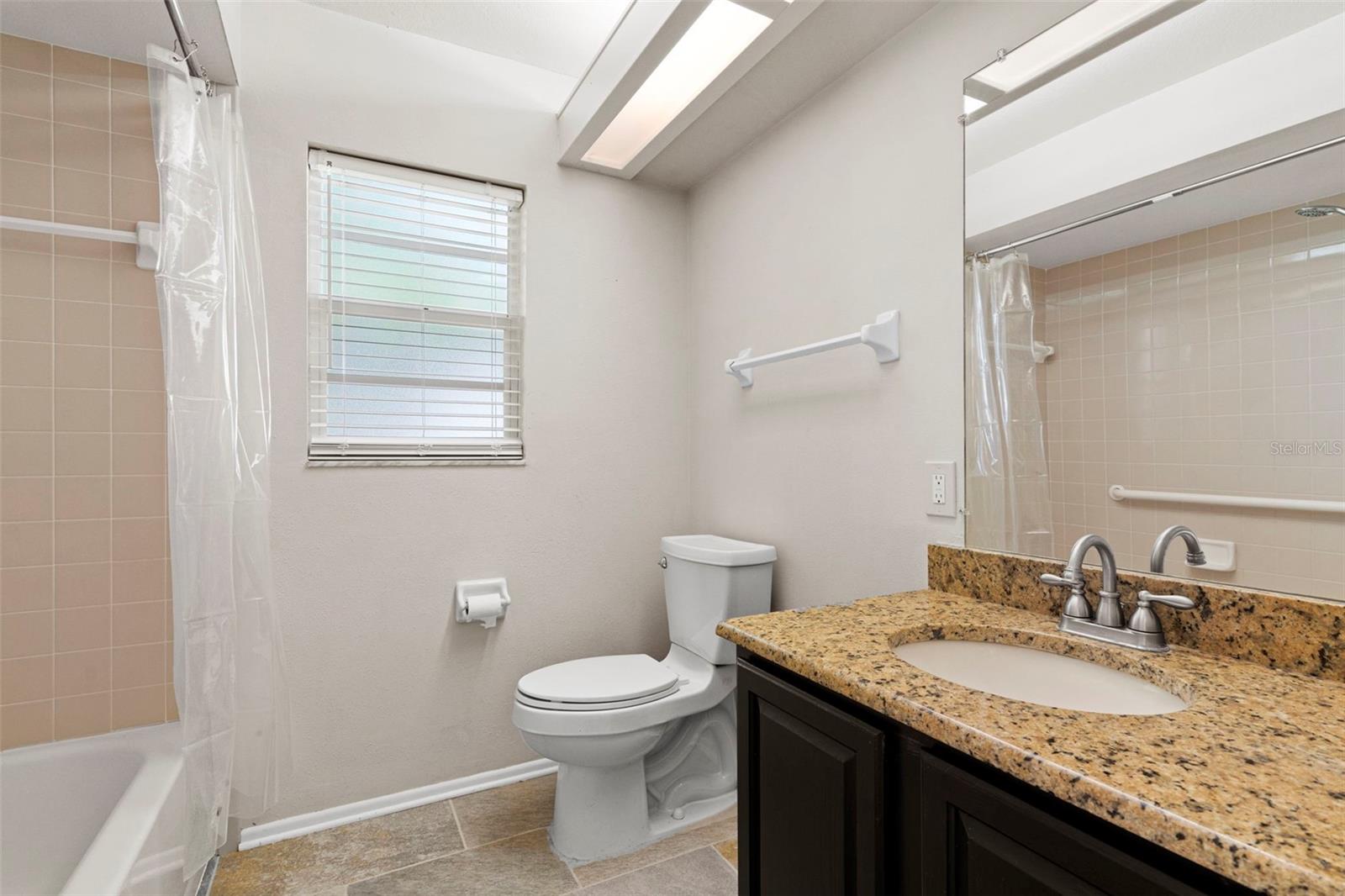 SALEM SQUARE - Residential