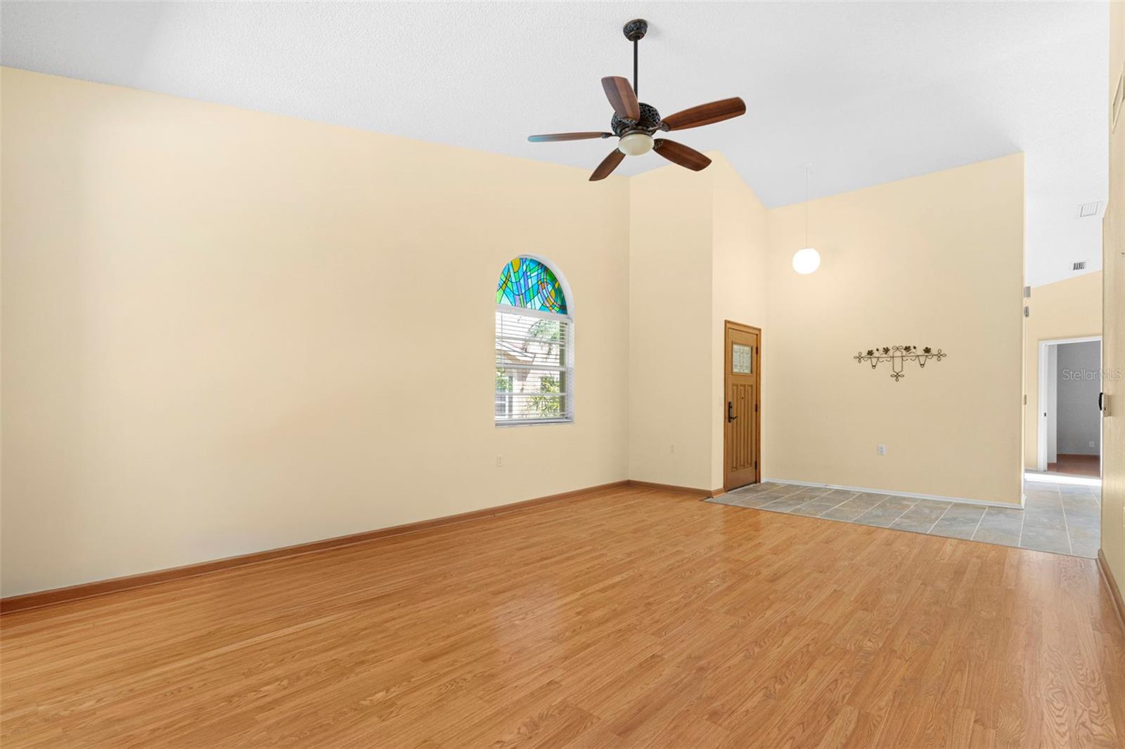 SALEM SQUARE - Residential