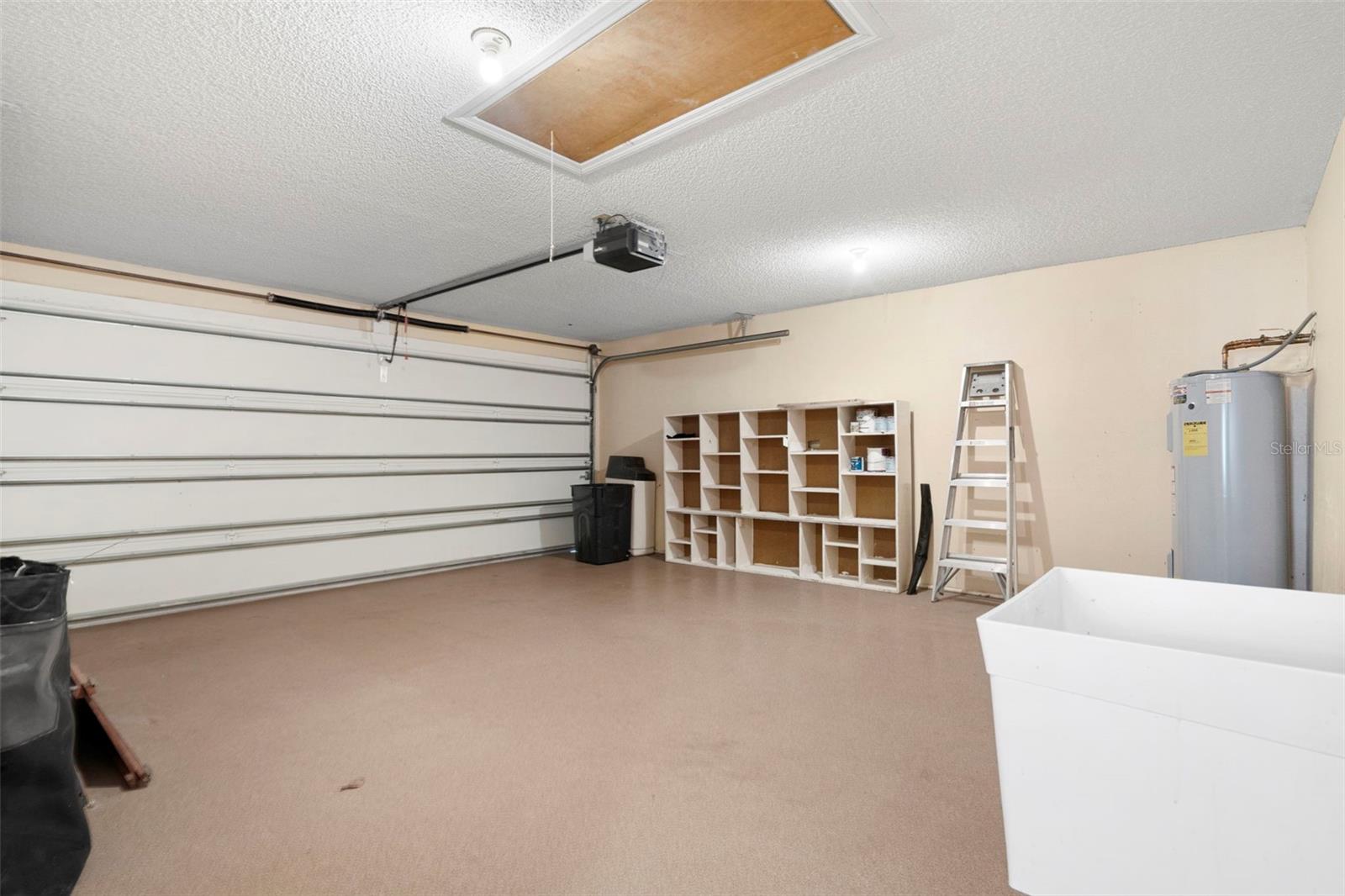 SALEM SQUARE - Residential