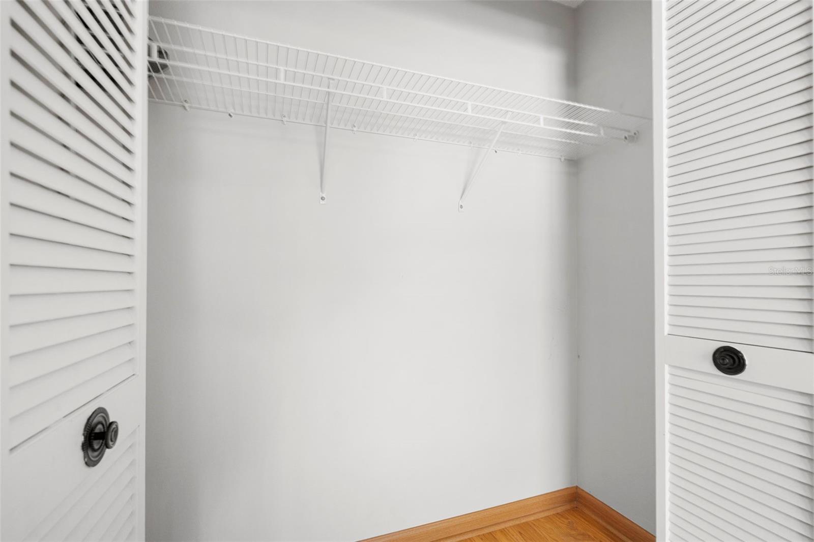 SALEM SQUARE - Residential