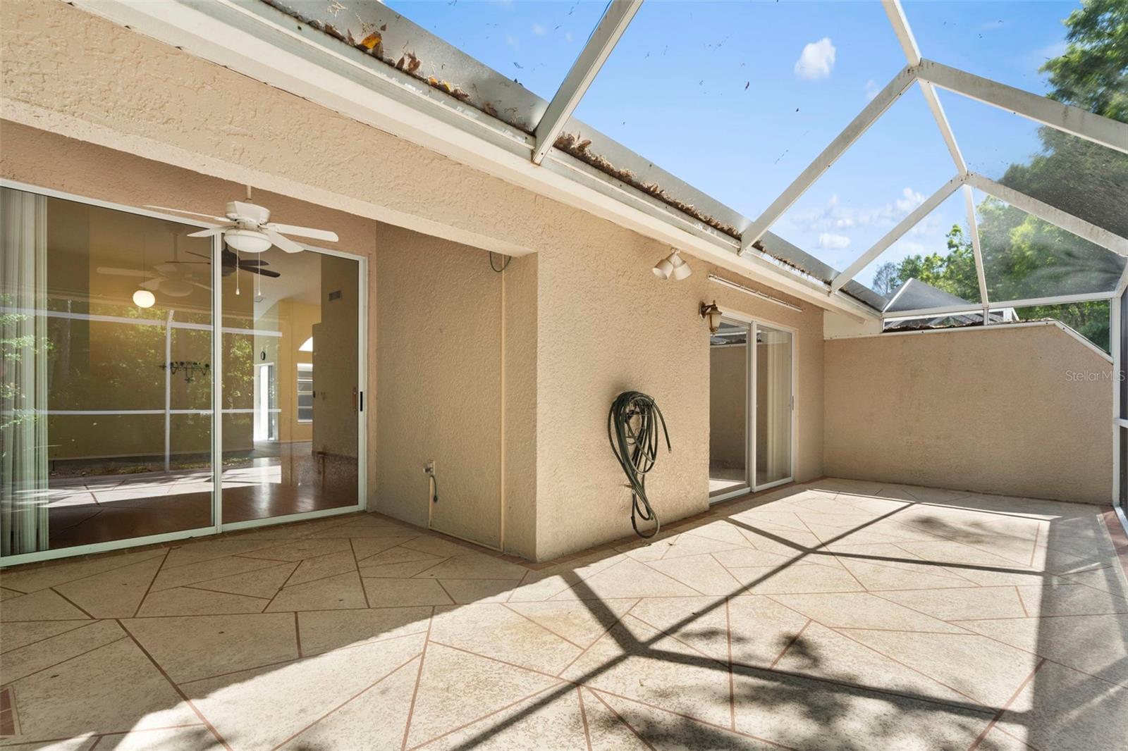 SALEM SQUARE - Residential